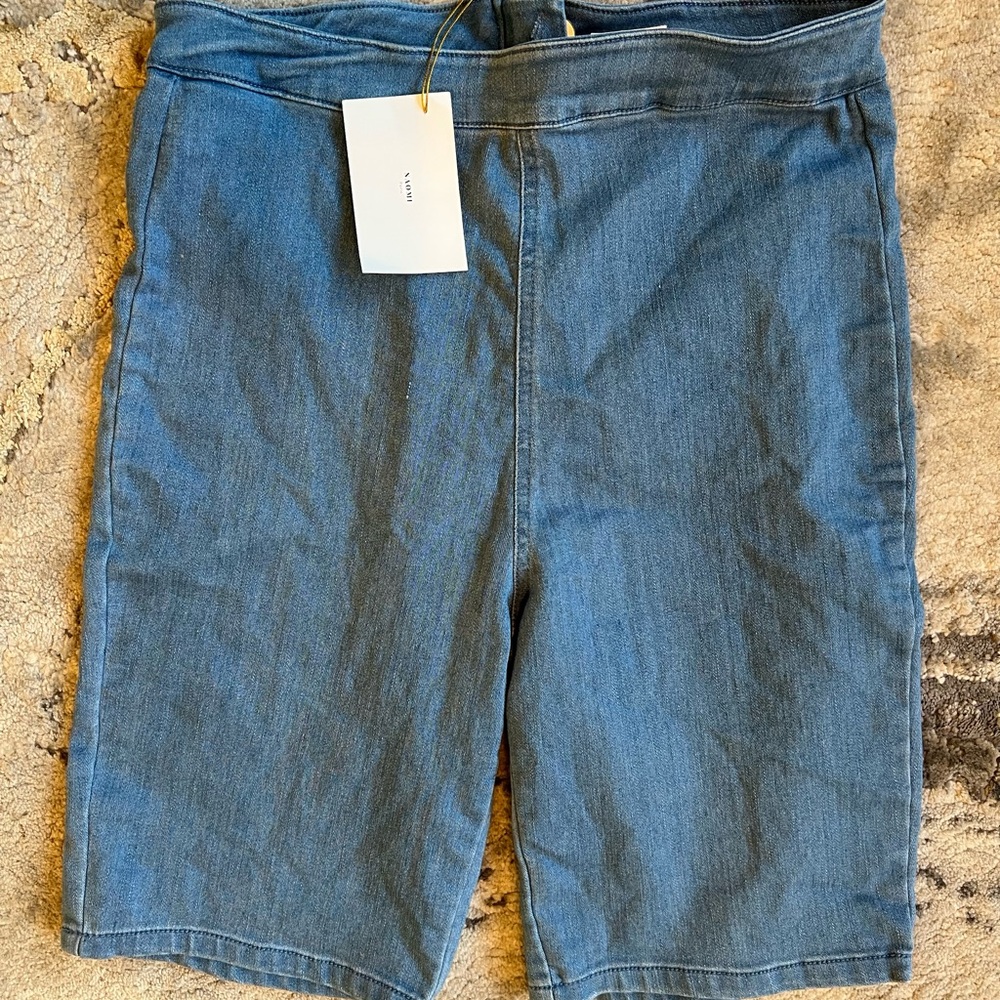 Women's High Waist Blue Denim Shorts with Back Zip
